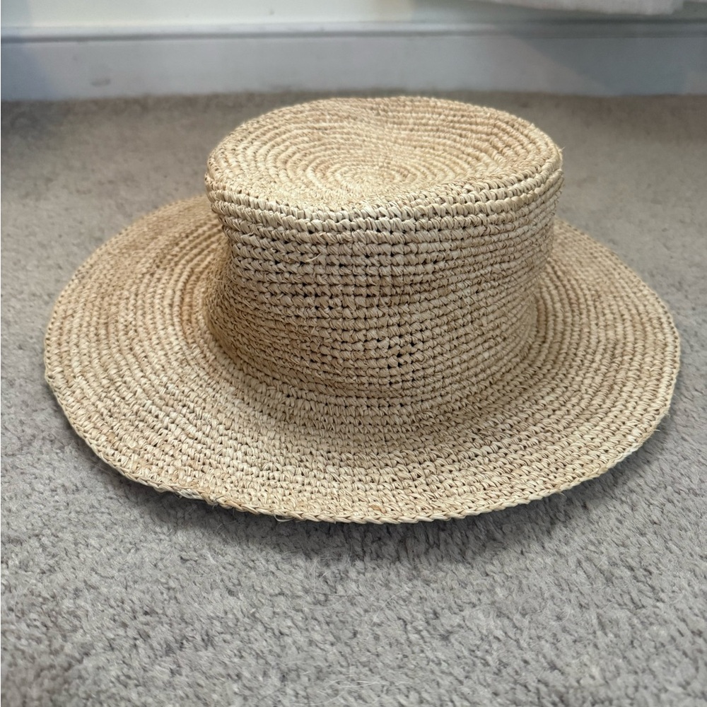 Gucci Straw Boater Hat with Colorful 'GUCCI' Rope Accent - Picture 3 of 3